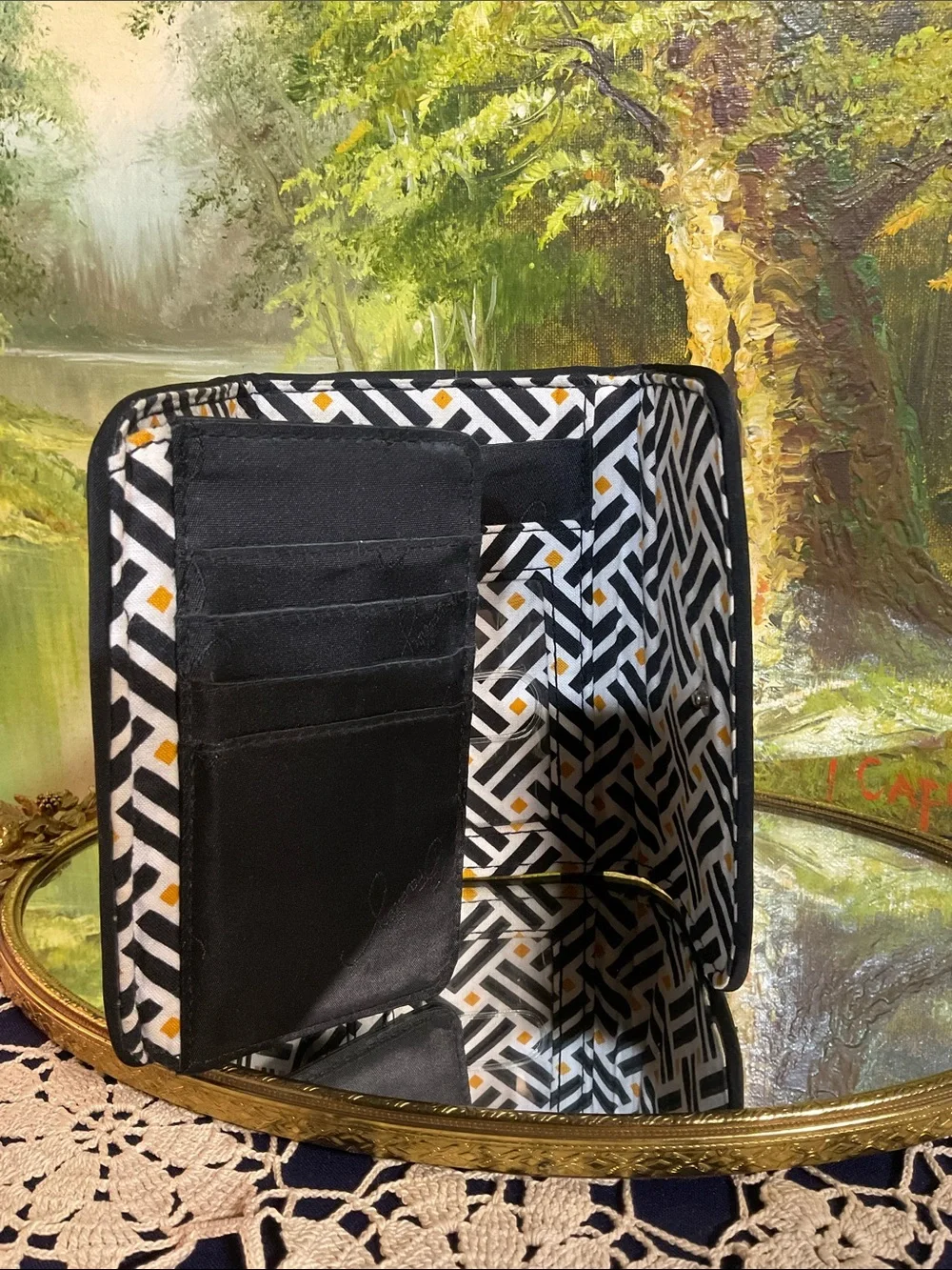Black Quilted Compact Wallet - Unknown Brand